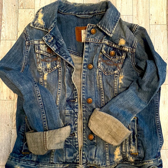 Distressed A&F Jean Jacket - Picture 1 of 5
